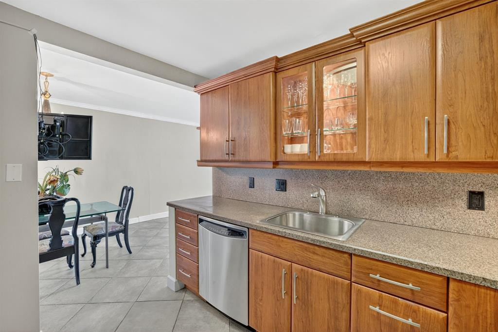 13 - 1160 N Federal Hwy, Unit #716