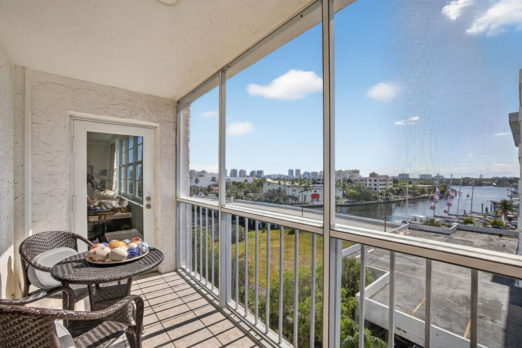 15 - 1160 N Federal Hwy, Unit #716