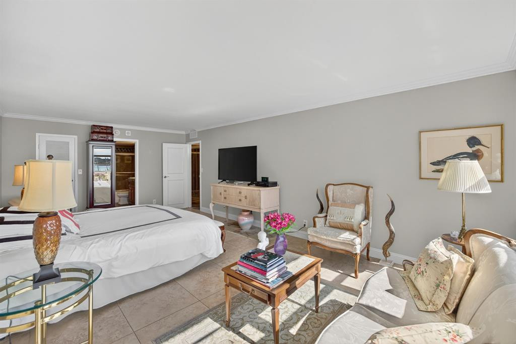 18 - 1160 N Federal Hwy, Unit #716