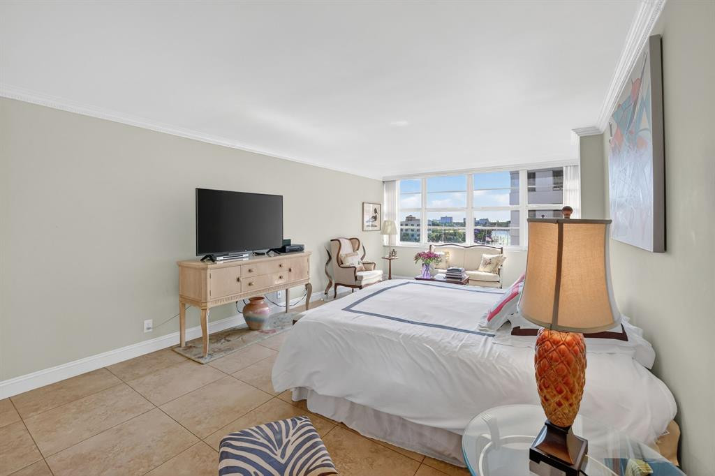 19 - 1160 N Federal Hwy, Unit #716