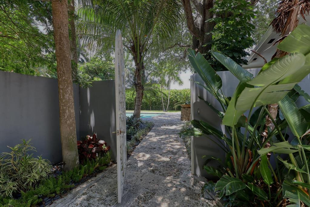 03 - 1635 Seabreeze Blvd