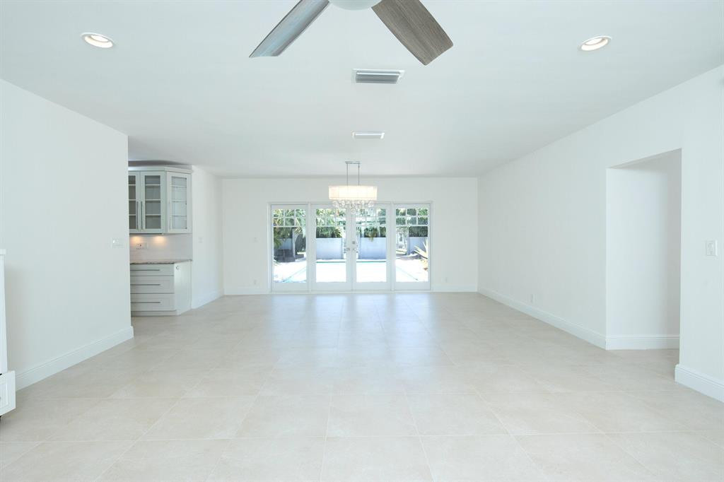 05 - 1635 Seabreeze Blvd