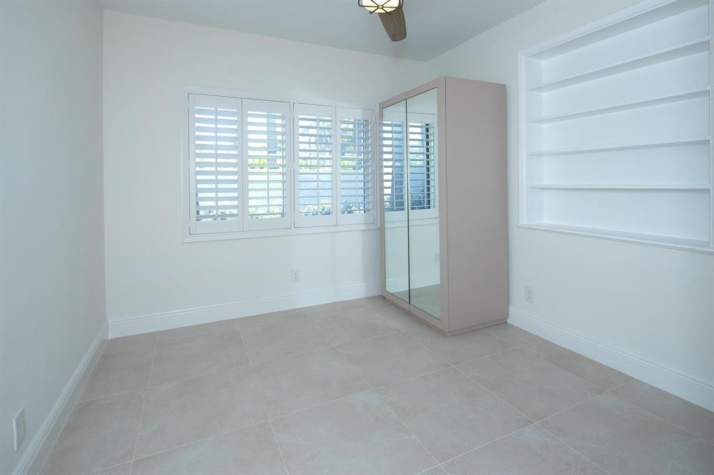 09 - 1635 Seabreeze Blvd