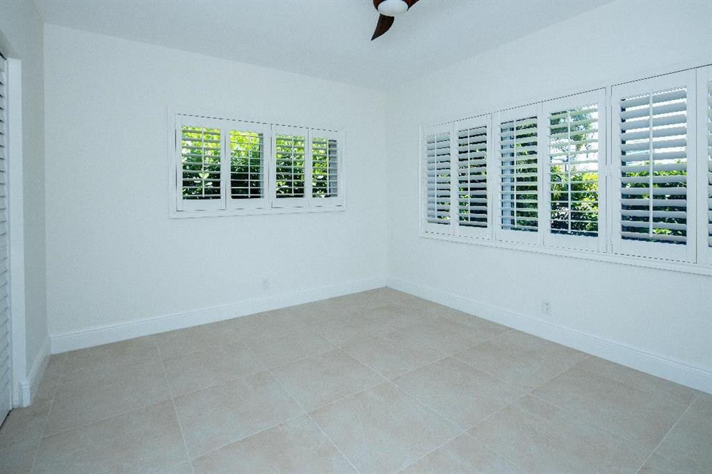 17 - 1635 Seabreeze Blvd