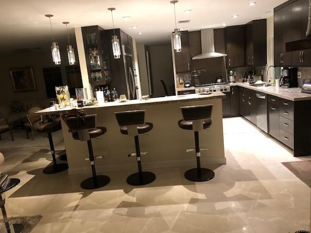 009 - 2201 SE 20th ST