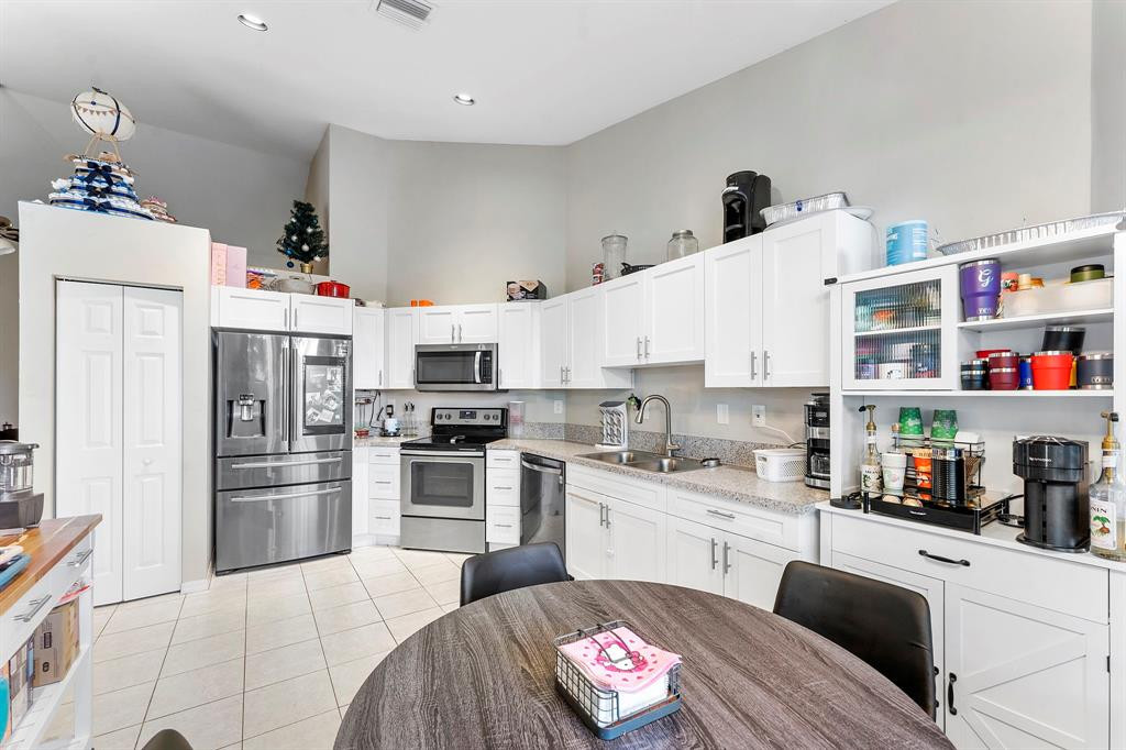 008 - 7520 S Aragon Blvd, Unit #2