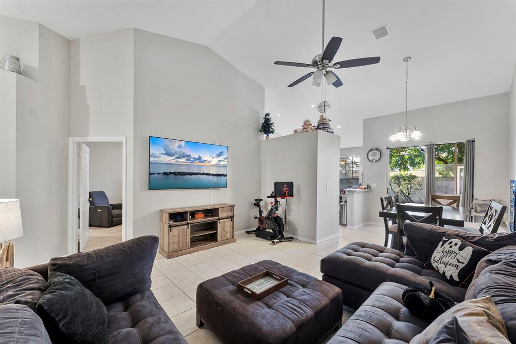 010 - 7520 S Aragon Blvd, Unit #2