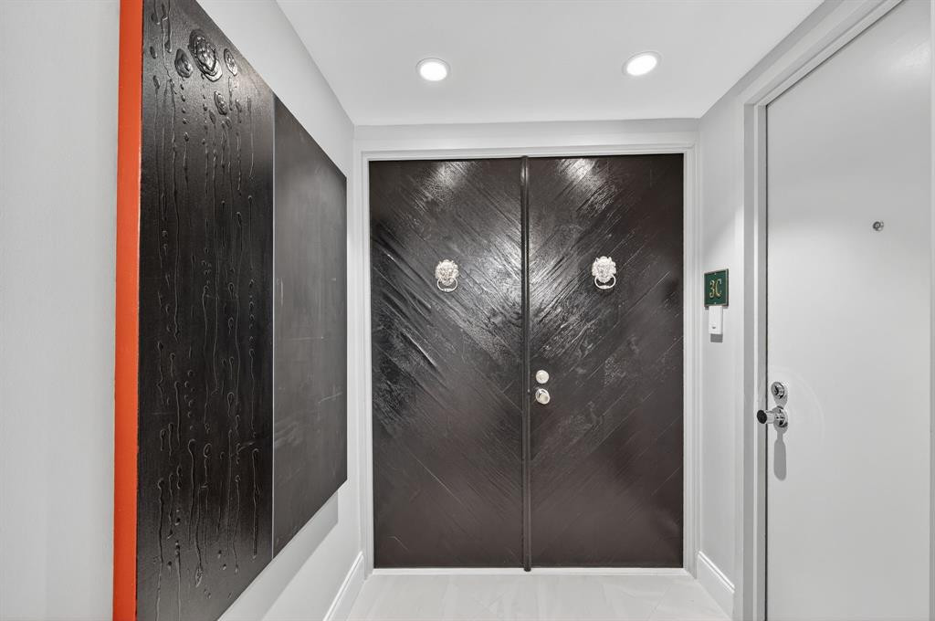 002 - 936 Intracoastal Dr, Unit #3C