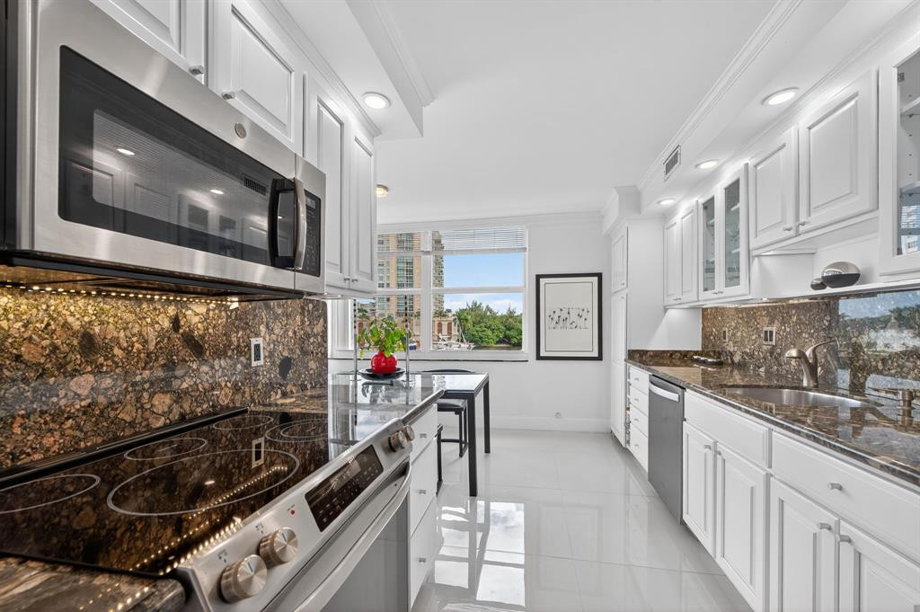 011 - 936 Intracoastal Dr, Unit #3C