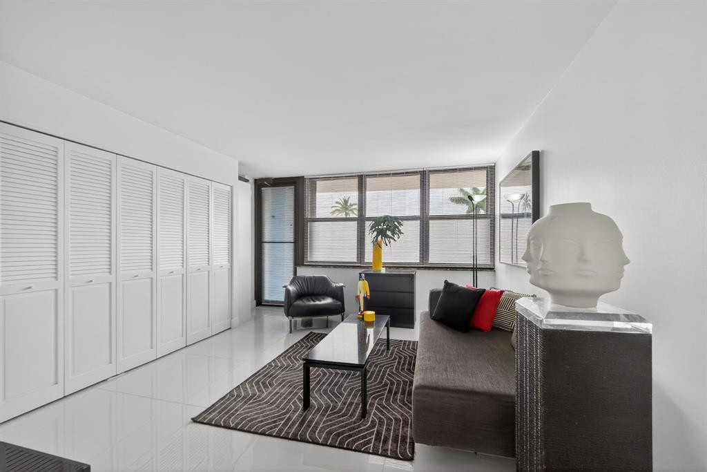 016 - 936 Intracoastal Dr, Unit #3C