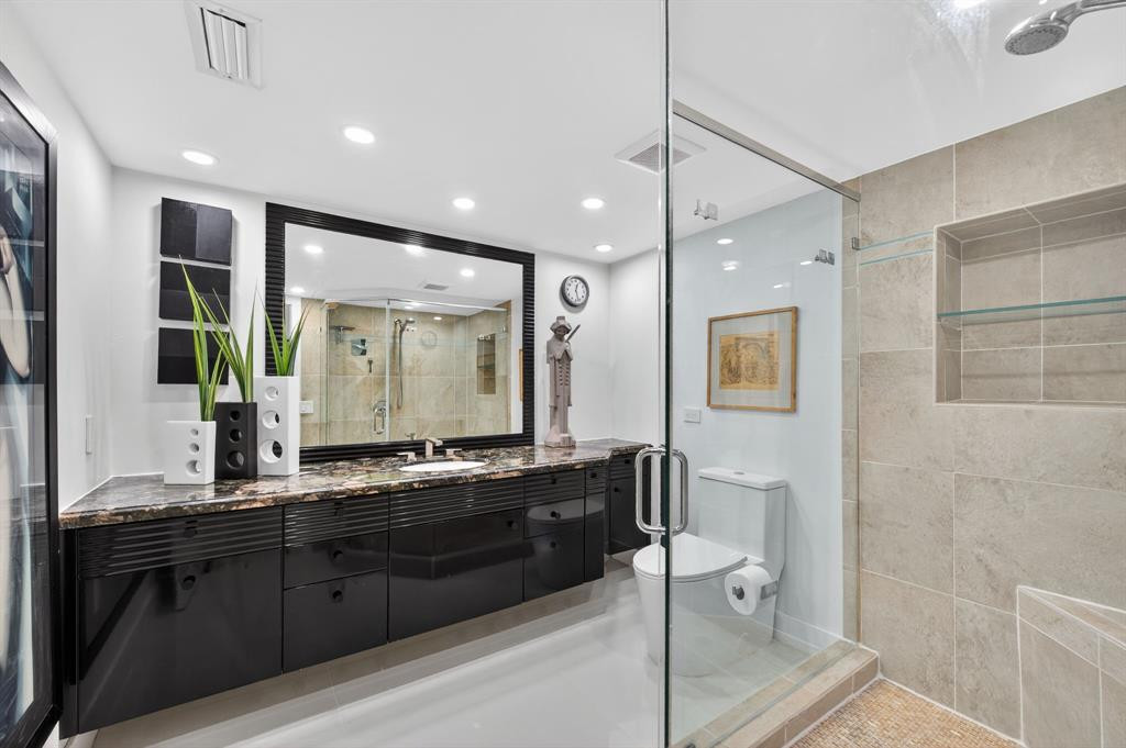 017 - 936 Intracoastal Dr, Unit #3C